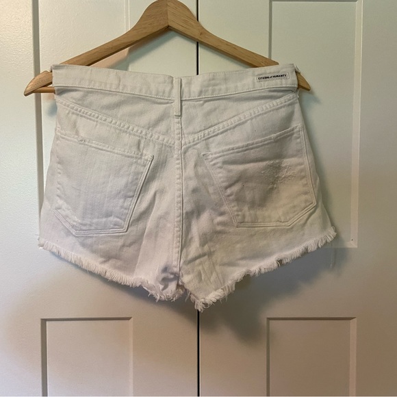 CoH | Distressed white denim shorts - Picture 5 of 6